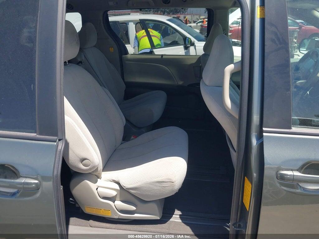 5TDKK3DC8BS043252 2011 TOYOTA SIENNA photo no. 8