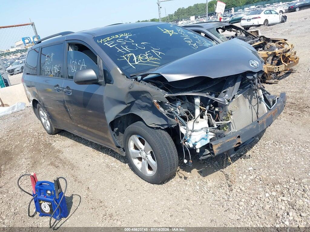 5TDKK3DC5BS130512 2011 TOYOTA SIENNA photo no. 1