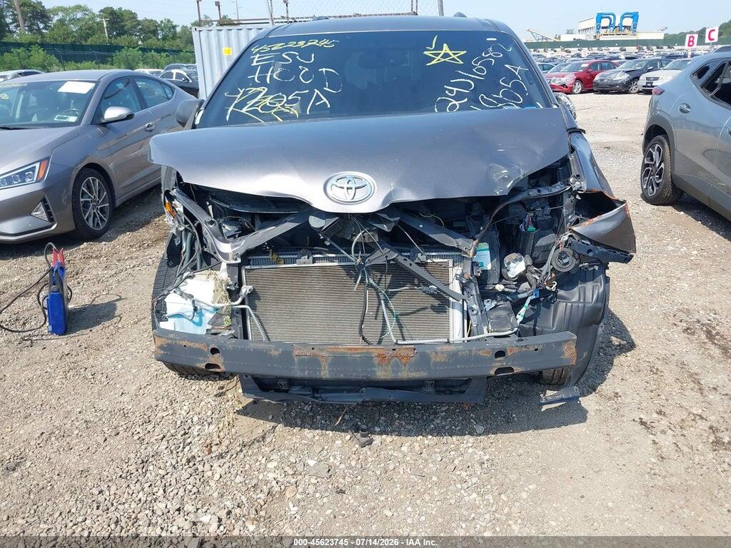 5TDKK3DC5BS130512 2011 TOYOTA SIENNA photo no. 6