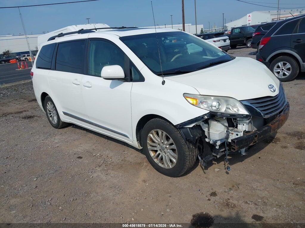 5TDYK3DCXBS118656 2011 TOYOTA SIENNA photo no. 1