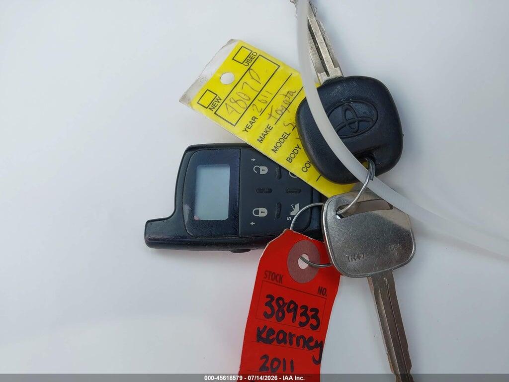 5TDYK3DCXBS118656 2011 TOYOTA SIENNA photo no. 11