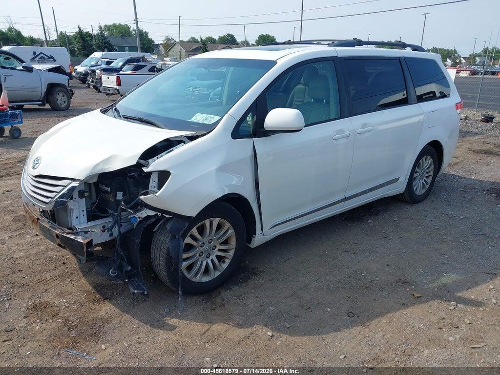 5TDYK3DCXBS118656 2011 TOYOTA SIENNA photo no. 2