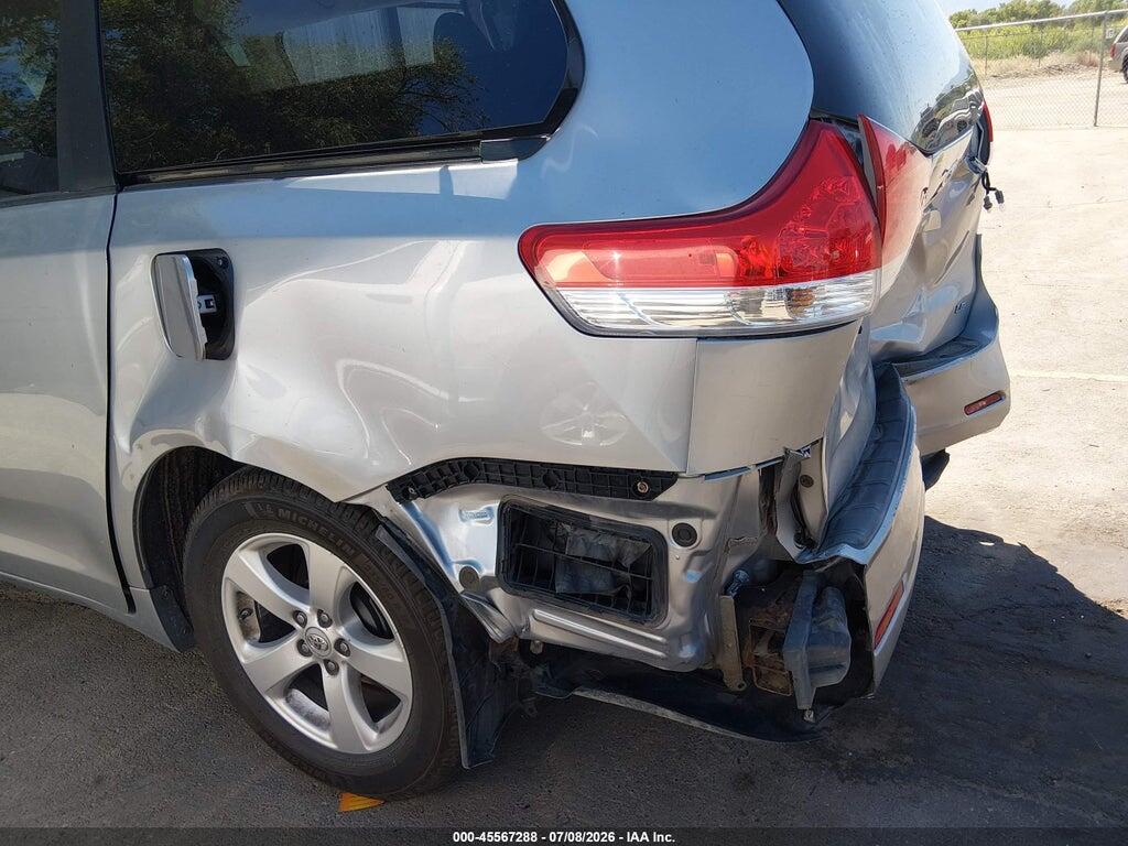 5TDKK3DC8BS098672 2011 TOYOTA SIENNA photo no. 6