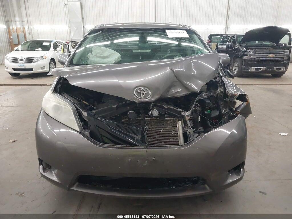5TDKK3DC3BS116169 2011 TOYOTA SIENNA photo no. 12
