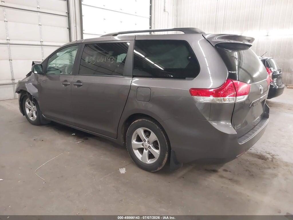 5TDKK3DC3BS116169 2011 TOYOTA SIENNA photo no. 3