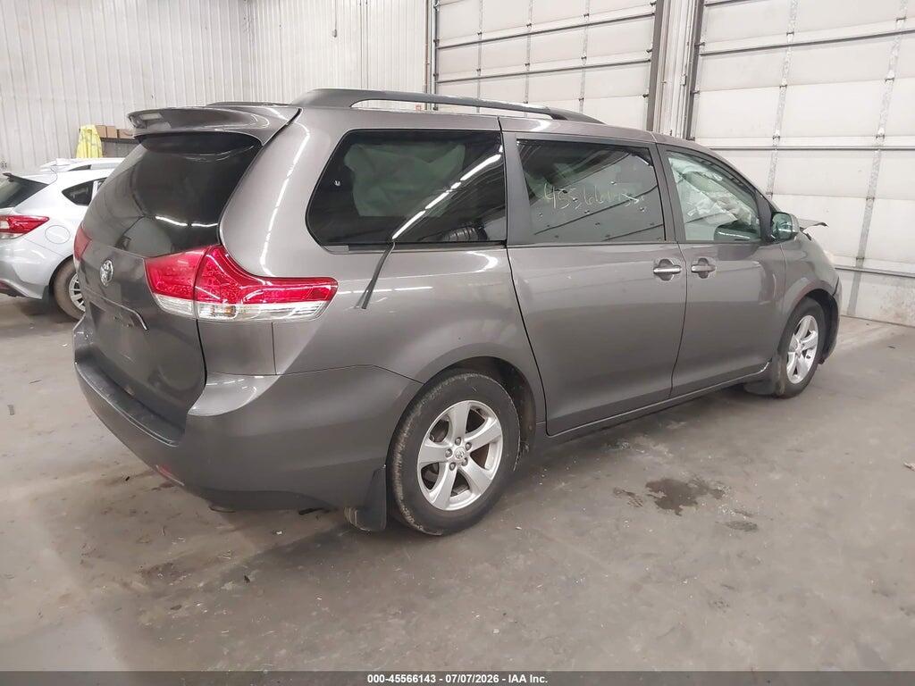 5TDKK3DC3BS116169 2011 TOYOTA SIENNA photo no. 4