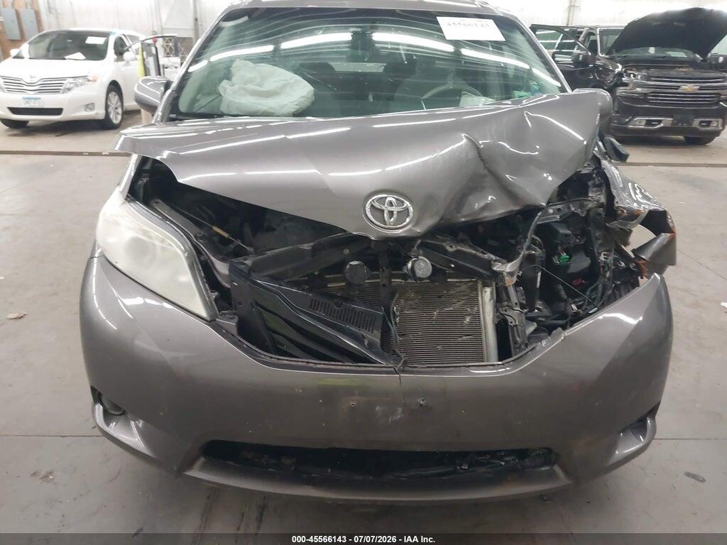 5TDKK3DC3BS116169 2011 TOYOTA SIENNA photo no. 6