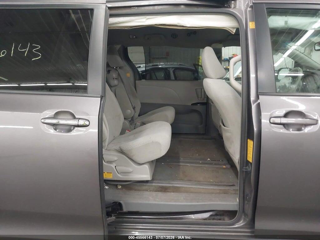 5TDKK3DC3BS116169 2011 TOYOTA SIENNA photo no. 8