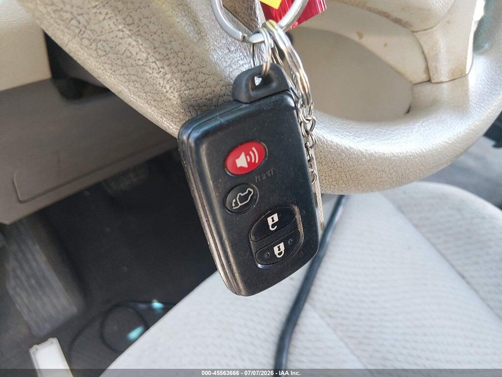 5TDKK3DC1BS058501 2011 TOYOTA SIENNA photo no. 11