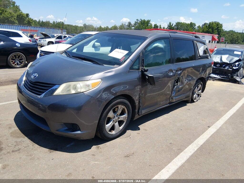5TDKK3DC1BS058501 2011 TOYOTA SIENNA photo no. 2