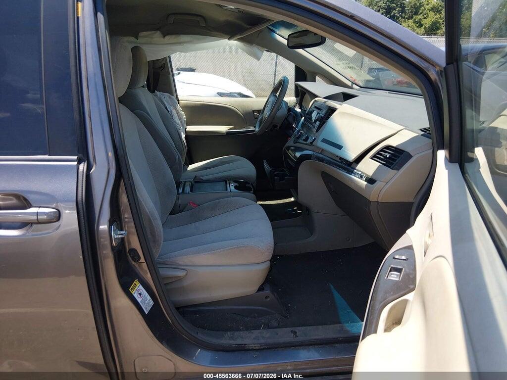 5TDKK3DC1BS058501 2011 TOYOTA SIENNA photo no. 5