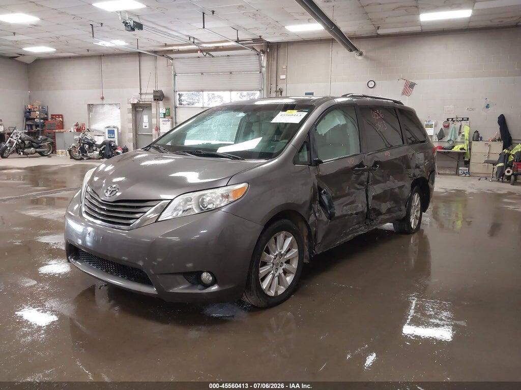 5TDDK3DC0BS007516 2011 TOYOTA SIENNA photo no. 2