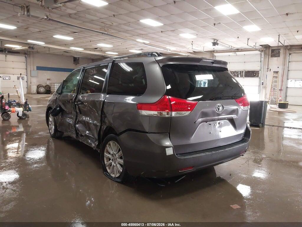 5TDDK3DC0BS007516 2011 TOYOTA SIENNA photo no. 3