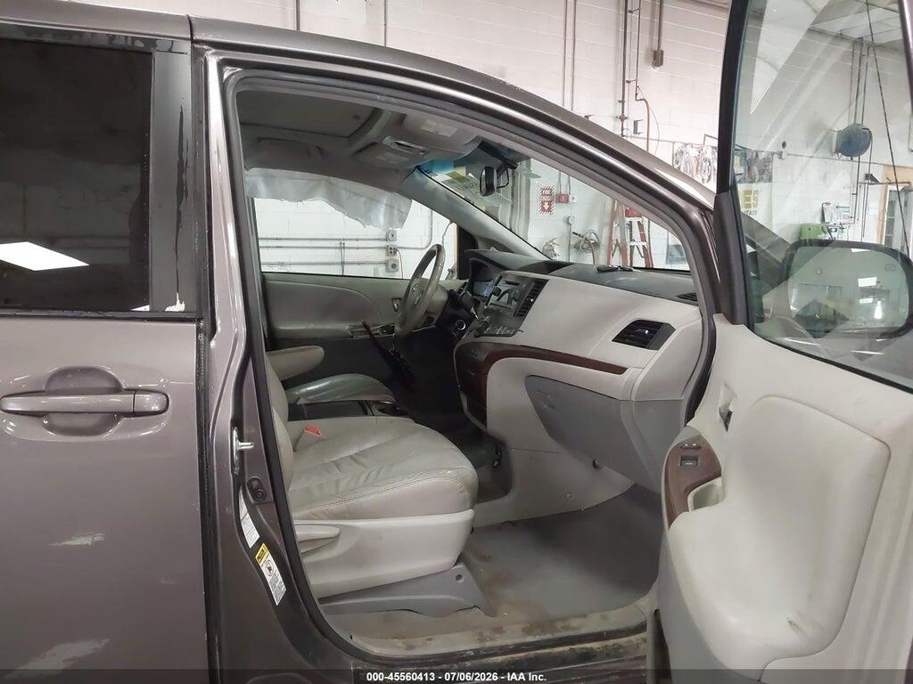 5TDDK3DC0BS007516 2011 TOYOTA SIENNA photo no. 5