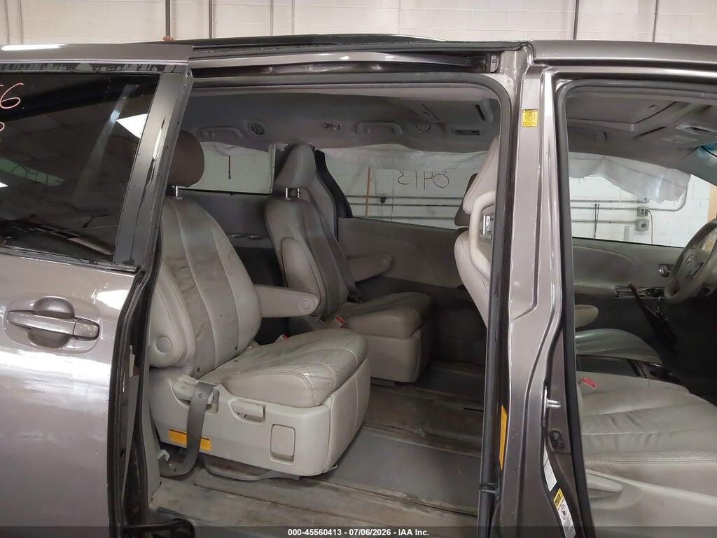 5TDDK3DC0BS007516 2011 TOYOTA SIENNA photo no. 8
