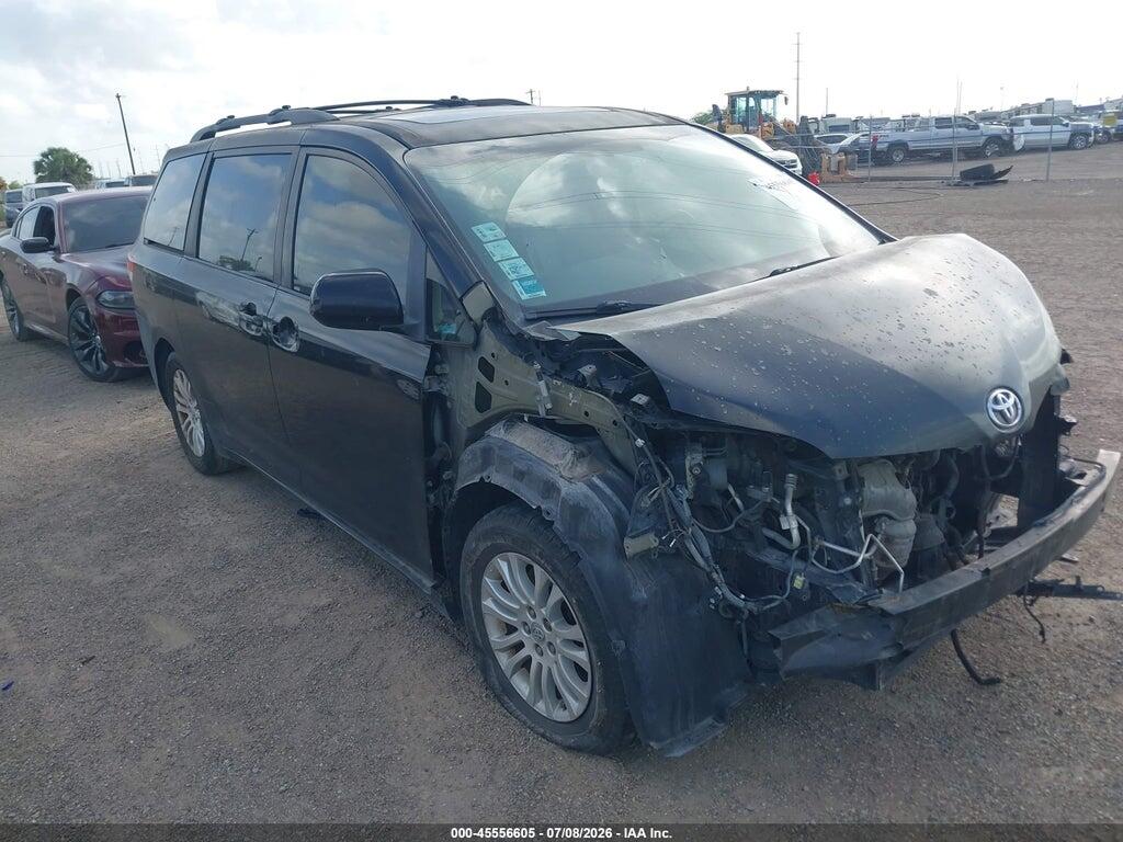 5TDYK3DC7BS168463 2011 TOYOTA SIENNA photo no. 1