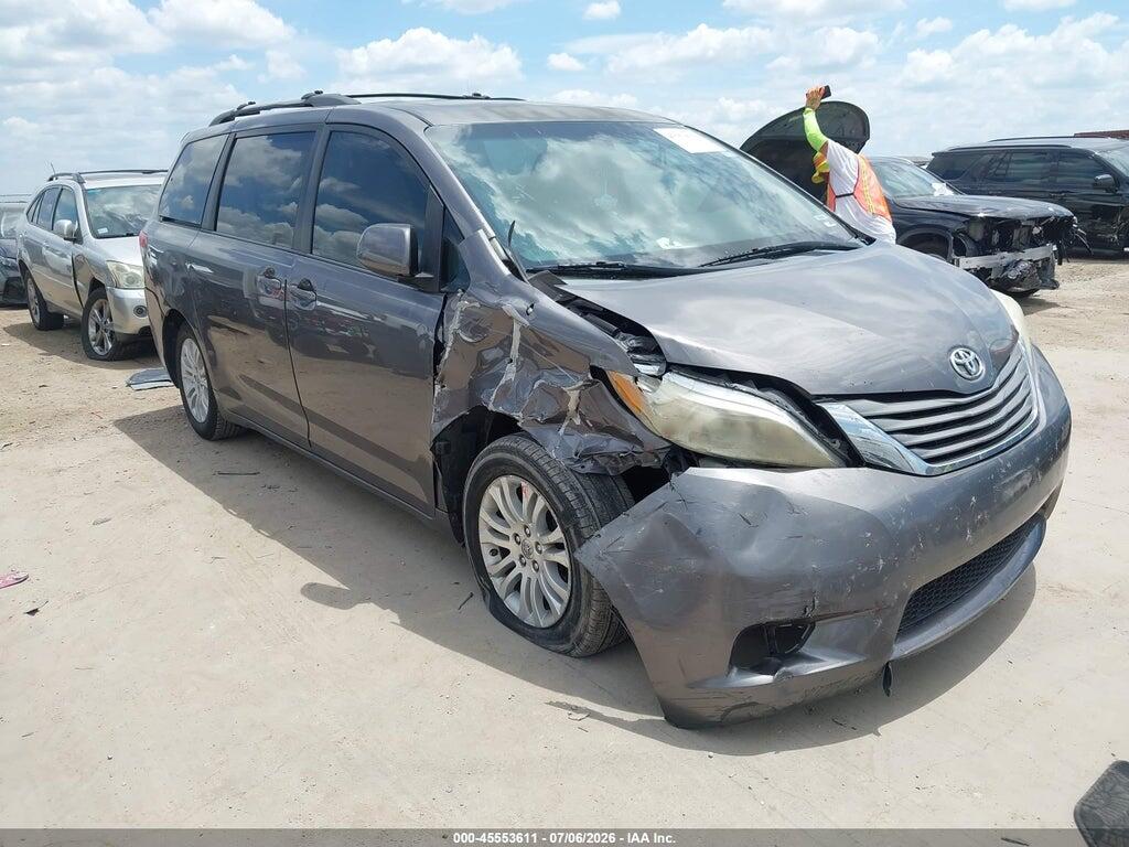 5TDYK3DC3BS154124 2011 TOYOTA SIENNA photo no. 1