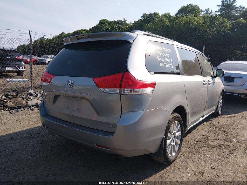 5TDJK3DC8BS008948 2011 TOYOTA SIENNA photo no. 4