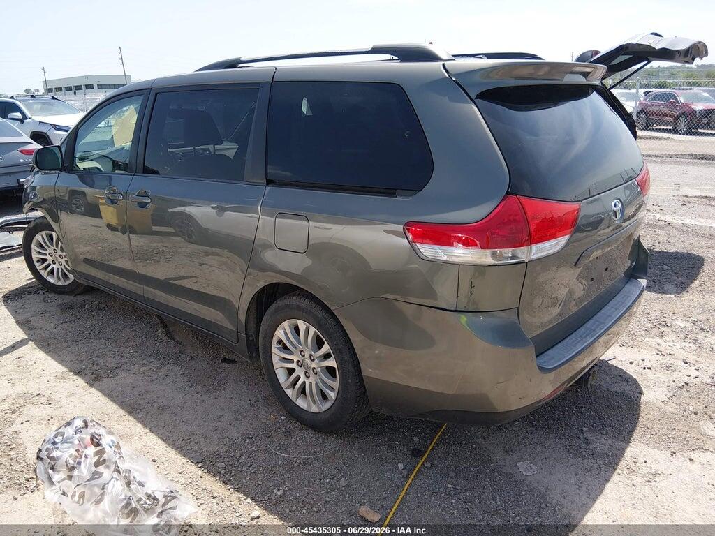 5TDYK3DC4BS106177 2011 TOYOTA SIENNA photo no. 3