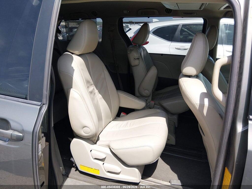 5TDYK3DC4BS106177 2011 TOYOTA SIENNA photo no. 8