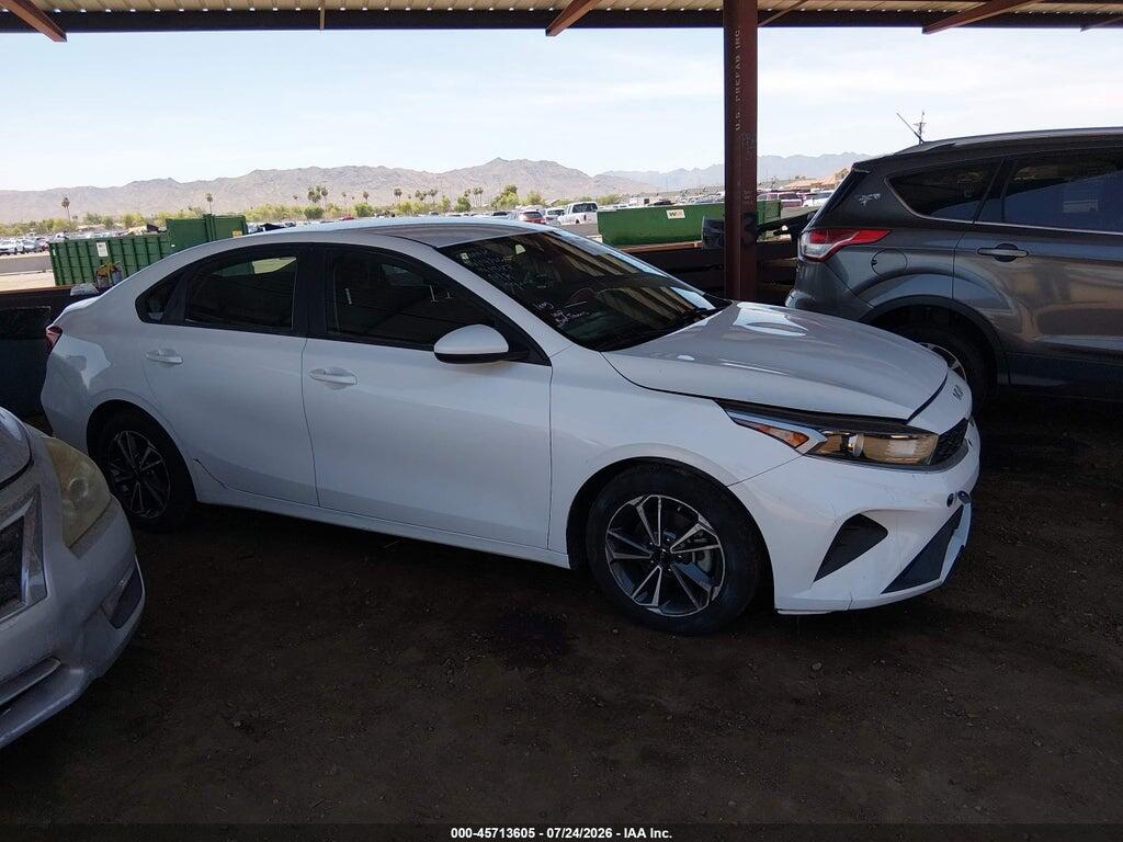 3KPF24AD8NE425350 2022 KIA FORTE photo no. 12