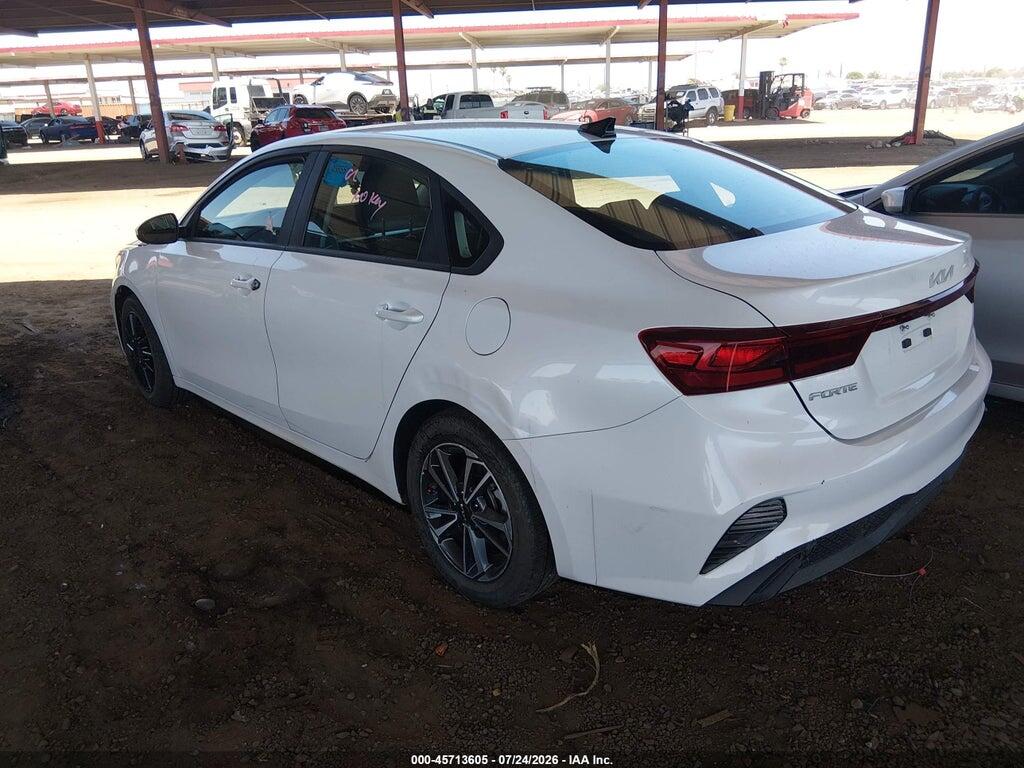 3KPF24AD8NE425350 2022 KIA FORTE photo no. 3