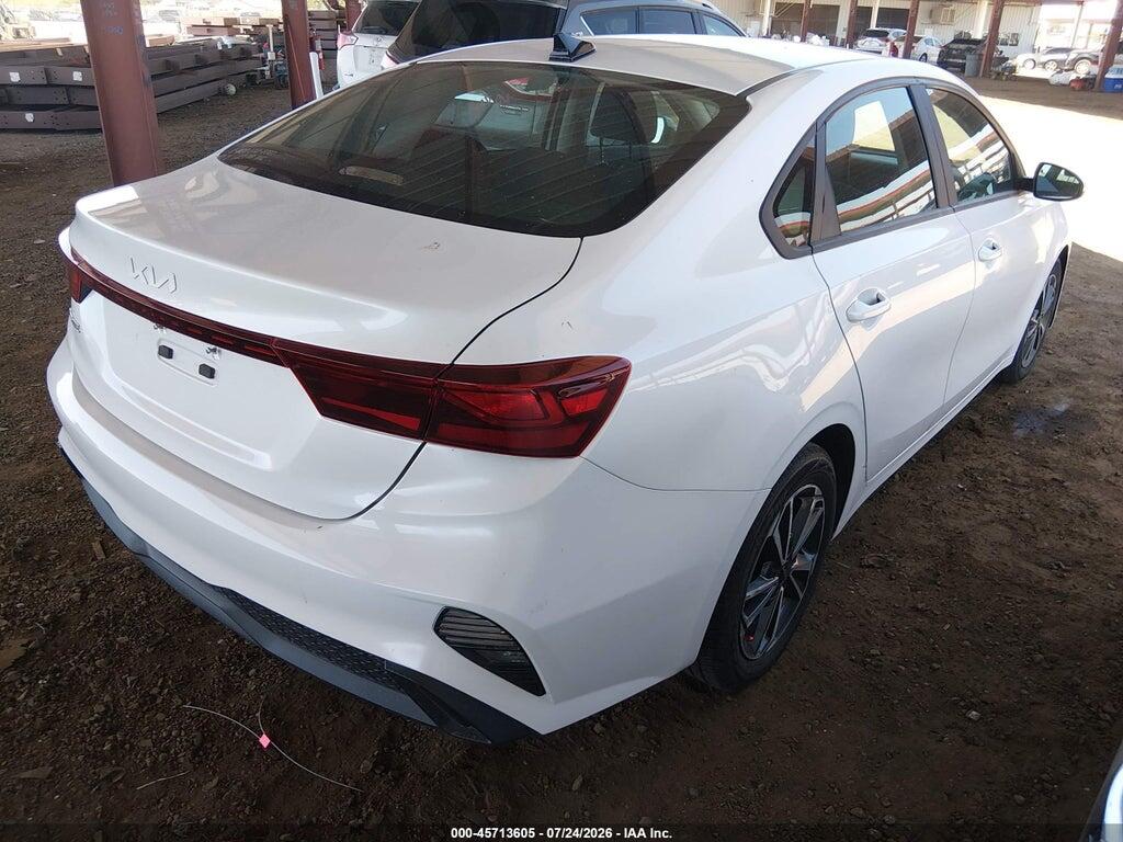 3KPF24AD8NE425350 2022 KIA FORTE photo no. 4