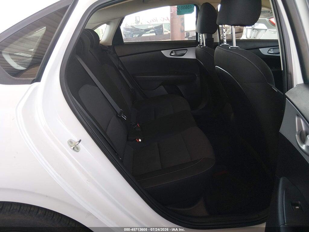 3KPF24AD8NE425350 2022 KIA FORTE photo no. 8