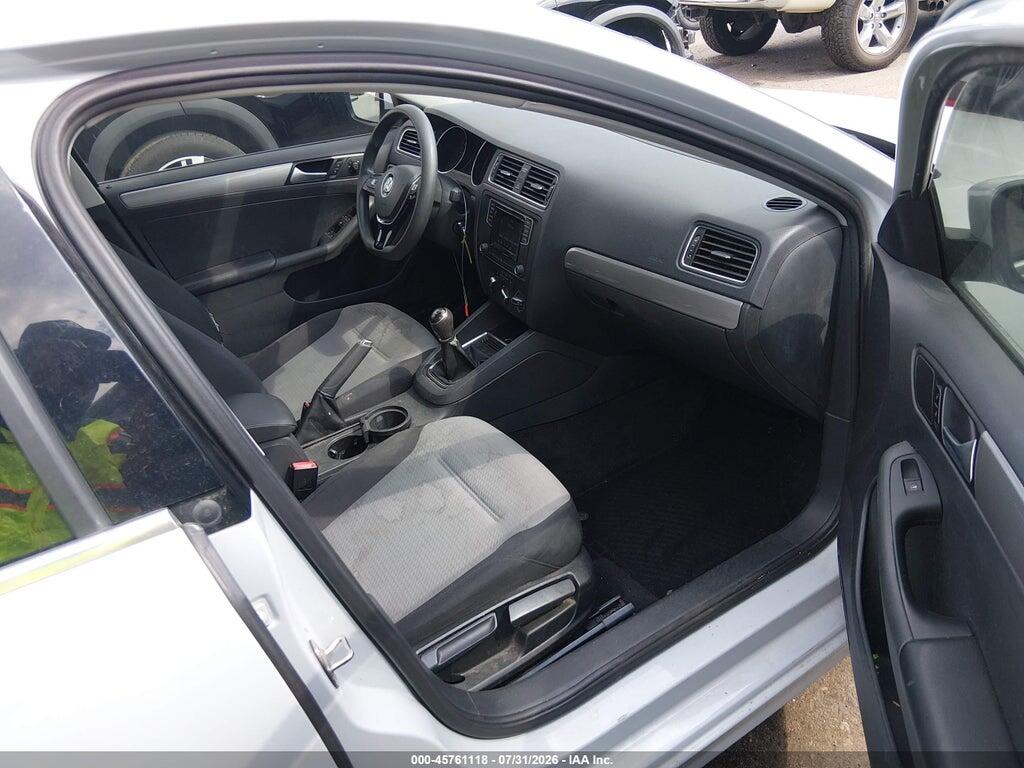 3VW167AJ7HM407127 2017 VOLKSWAGEN JETTA photo no. 5