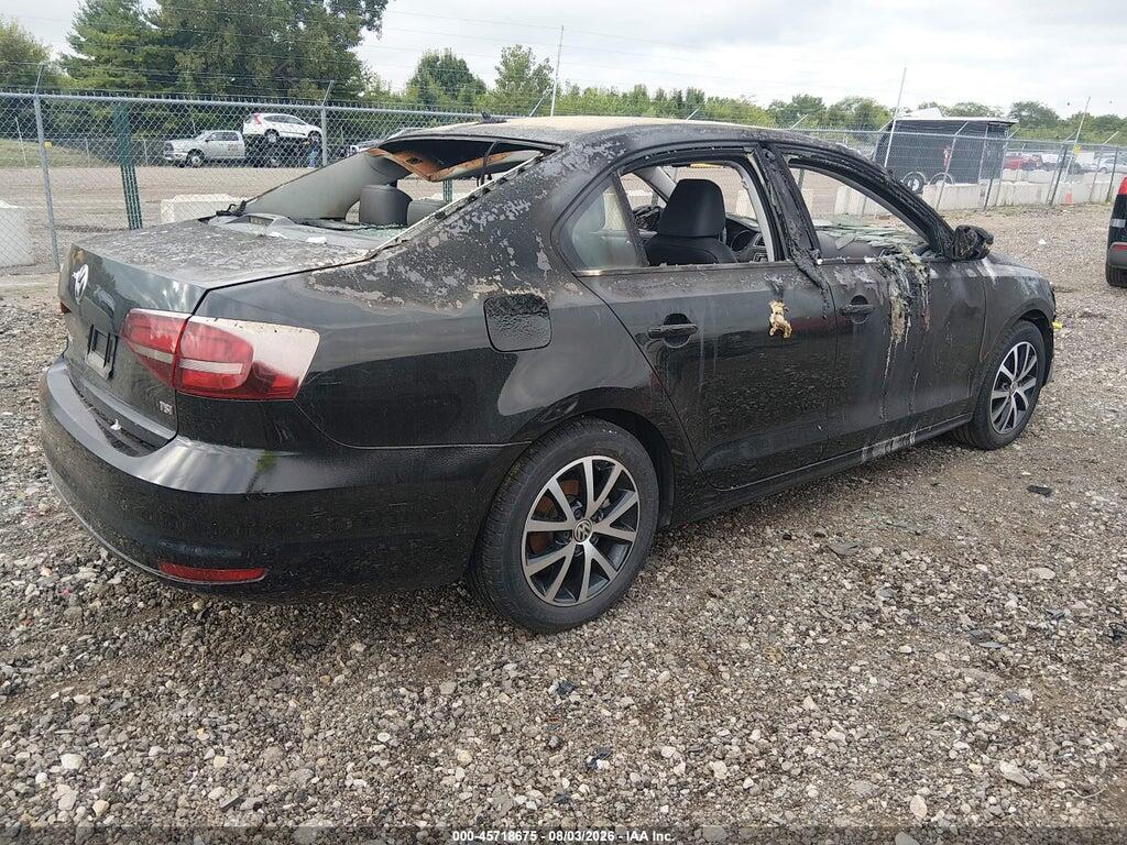 3VWDB7AJ3HM384311 2017 VOLKSWAGEN JETTA photo no. 4
