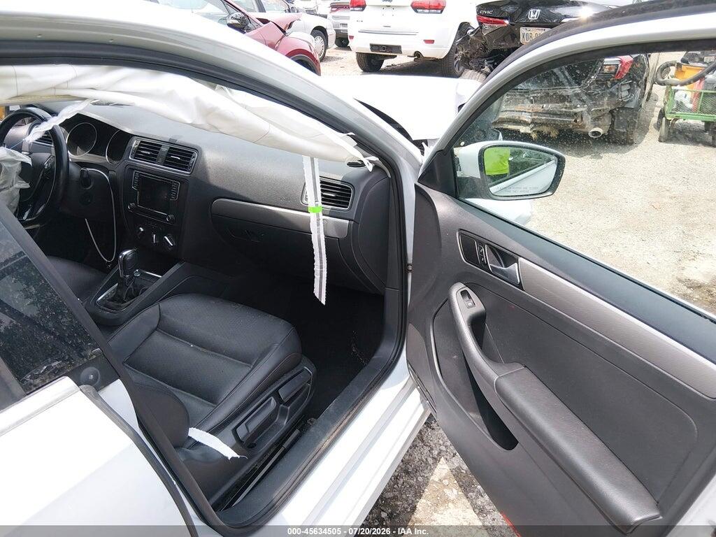 3VWDB7AJ5HM404722 2017 VOLKSWAGEN JETTA photo no. 5