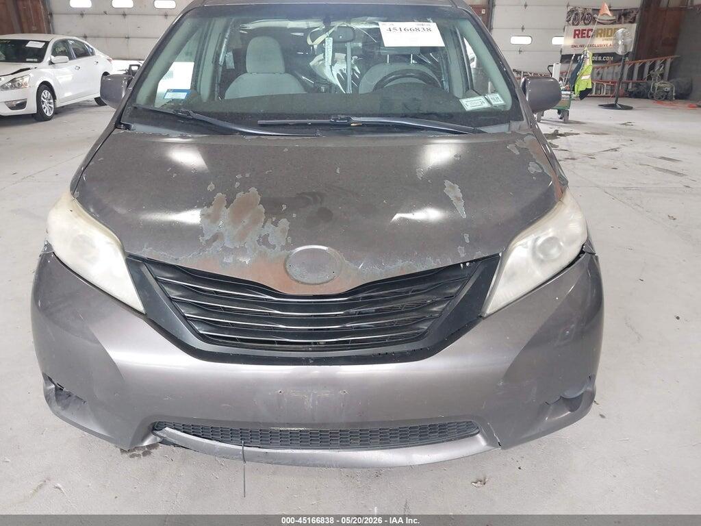 5TDKK3DC3BS121016 2011 TOYOTA SIENNA photo no. 6