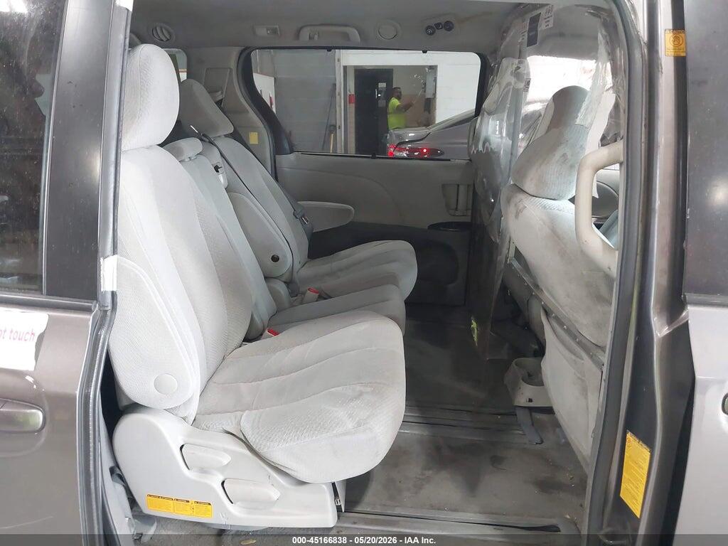 5TDKK3DC3BS121016 2011 TOYOTA SIENNA photo no. 8