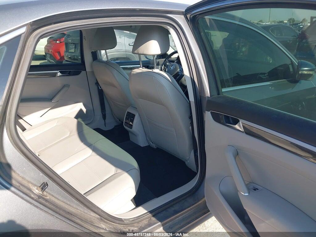 1VWBT7A37HC027740 2017 VOLKSWAGEN PASSAT photo no. 8