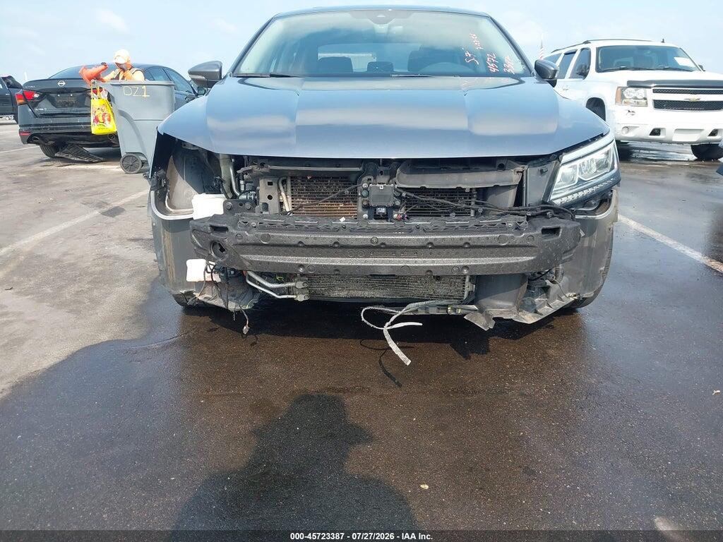 1VWCT7A38HC075011 2017 VOLKSWAGEN PASSAT photo no. 6