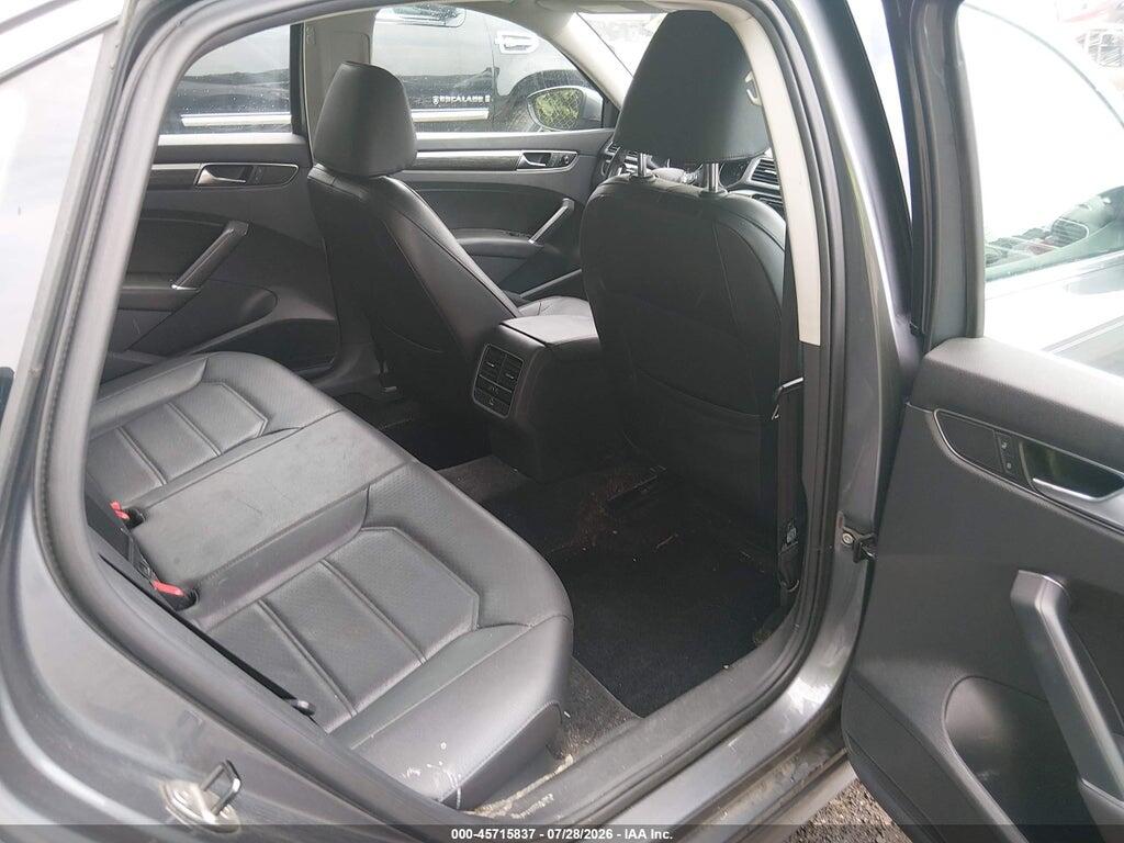 1VWBT7A37HC061354 2017 VOLKSWAGEN PASSAT photo no. 8