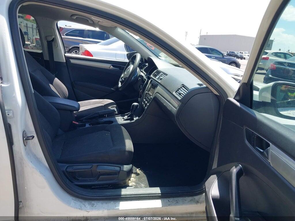 1VWAT7A36HC064676 2017 VOLKSWAGEN PASSAT photo no. 5