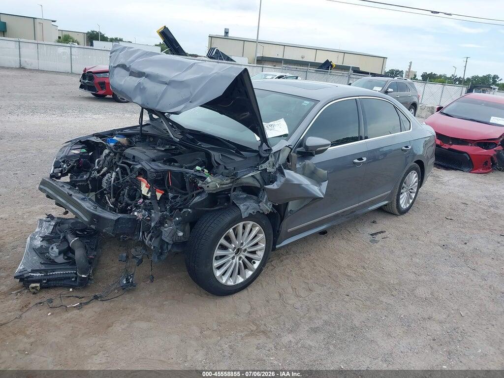 1VWBT7A33HC010904 2017 VOLKSWAGEN PASSAT photo no. 2