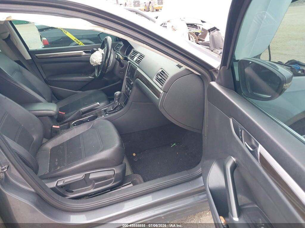 1VWBT7A33HC010904 2017 VOLKSWAGEN PASSAT photo no. 5