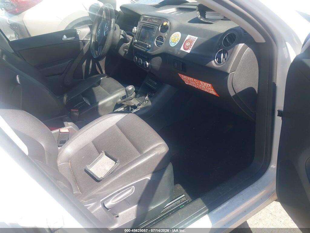 WVGAV7AX1HK009098 2017 VOLKSWAGEN TIGUAN photo no. 5