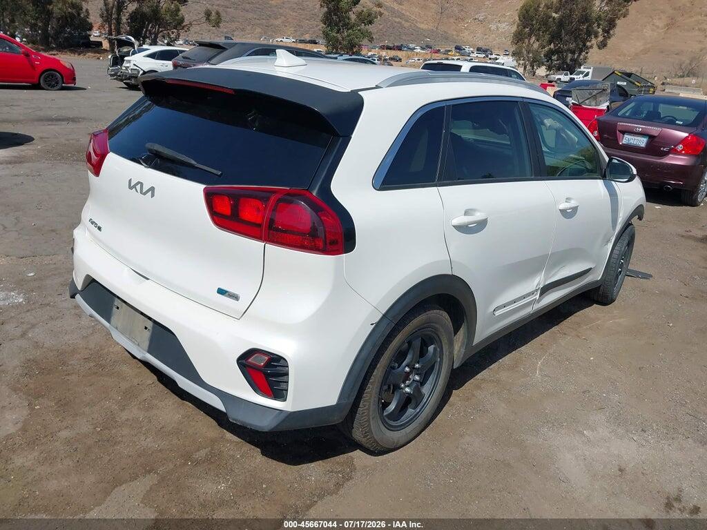 KNDCB3LC8N5511058 2022 KIA NIRO photo no. 4