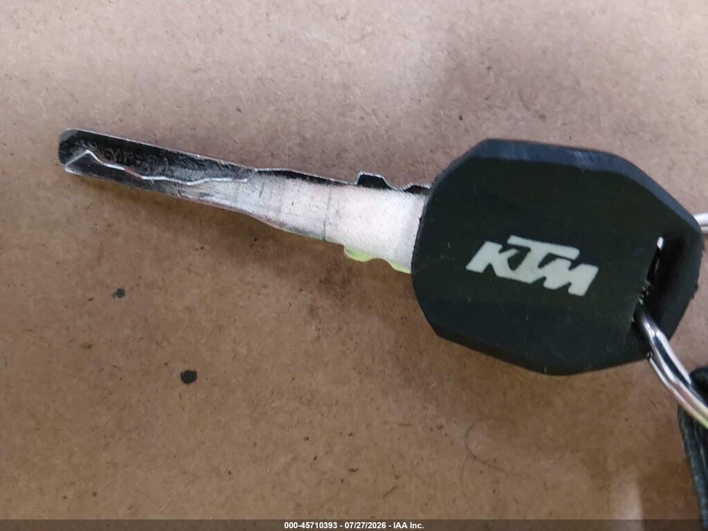 MD2J1J408SN201209 2025 KTM 390 photo no. 11
