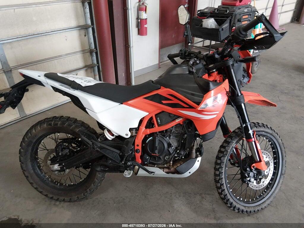 MD2J1J408SN201209 2025 KTM 390 photo no. 12