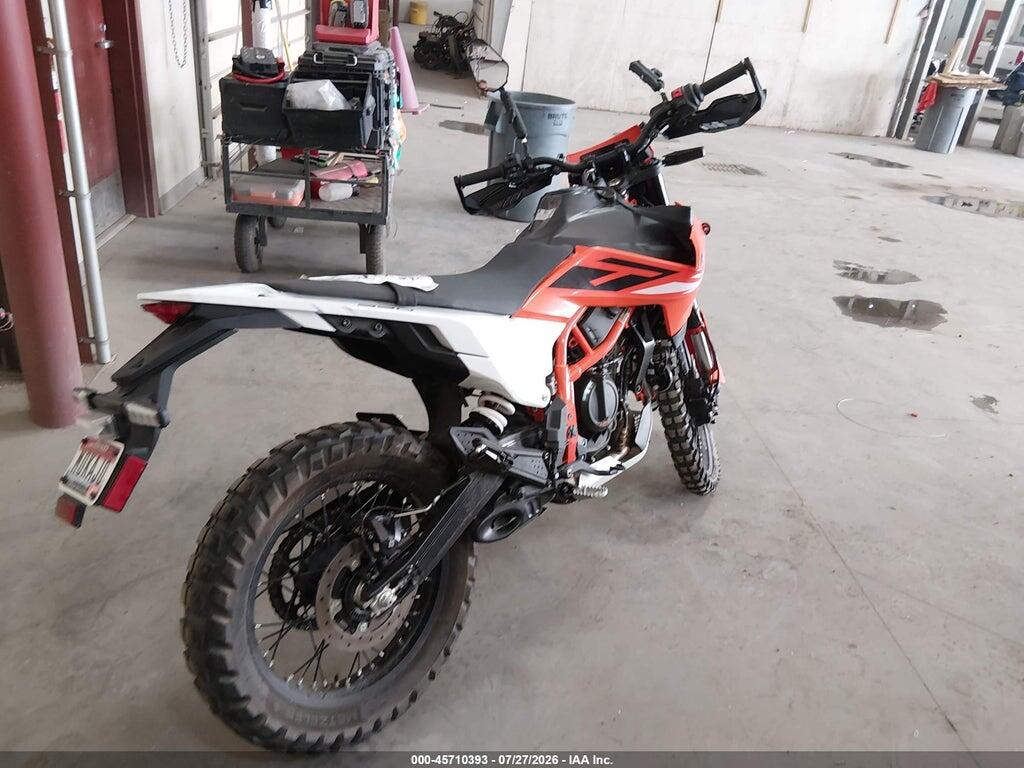 MD2J1J408SN201209 2025 KTM 390 photo no. 4