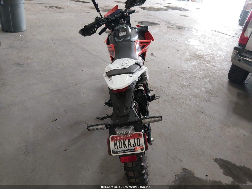 MD2J1J408SN201209 2025 KTM 390 photo no. 6