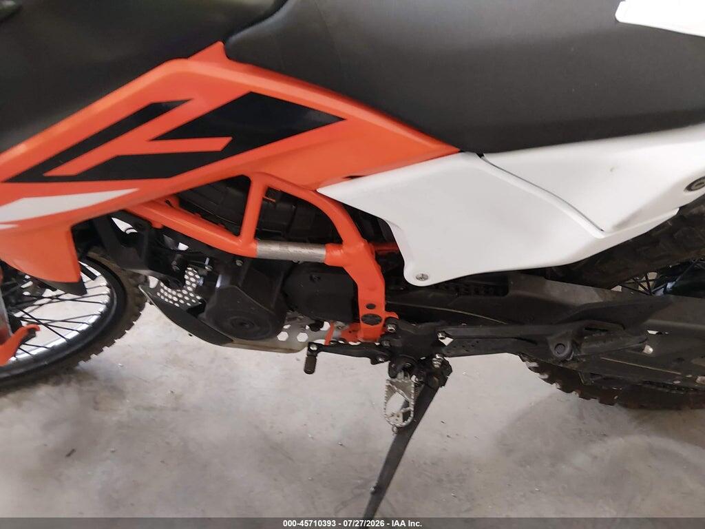MD2J1J408SN201209 2025 KTM 390 photo no. 9