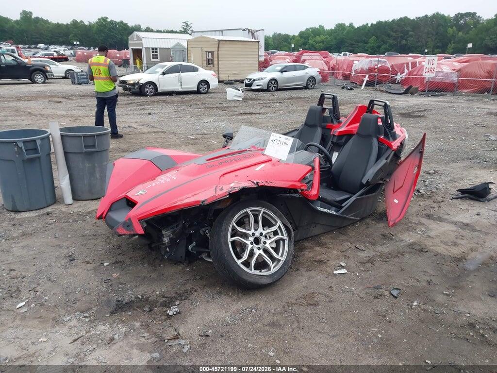 57XAAPHD4M8143288 2021 POLARIS SLINGSHOT photo no. 2