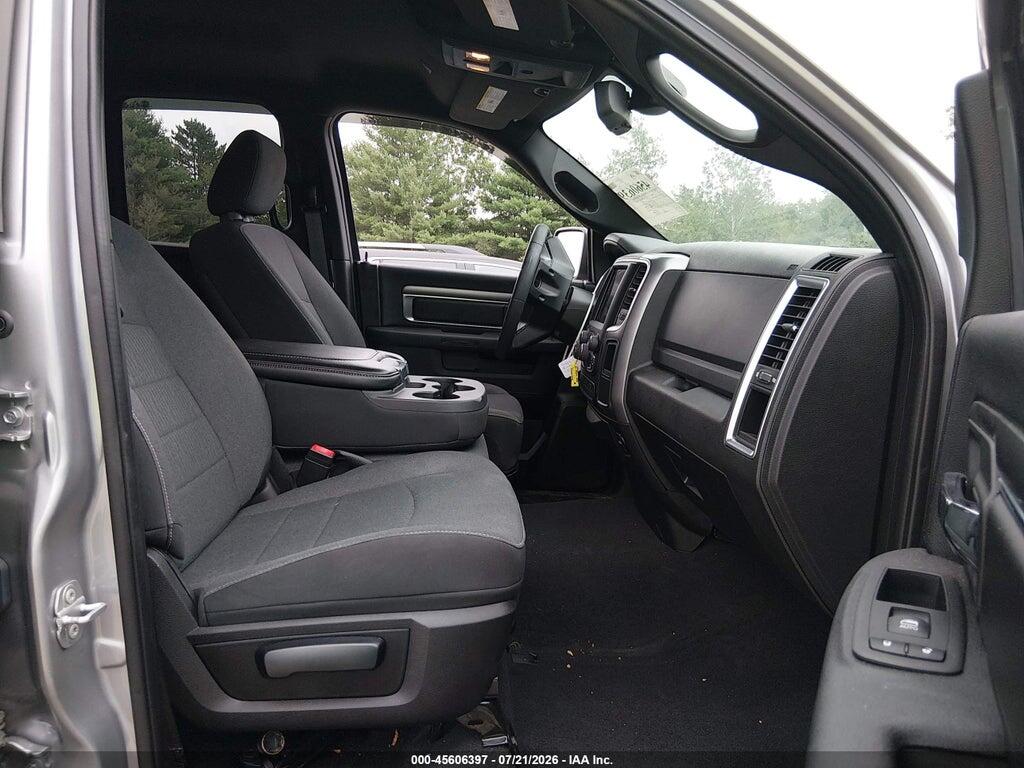 1C6RR7GG5MS555889 2021 RAM 1500 CLASSIC photo no. 5