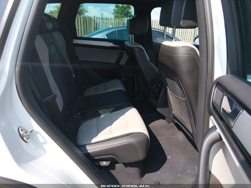 WVGRF7BP6HD003042 2017 VOLKSWAGEN TOUAREG photo no. 8