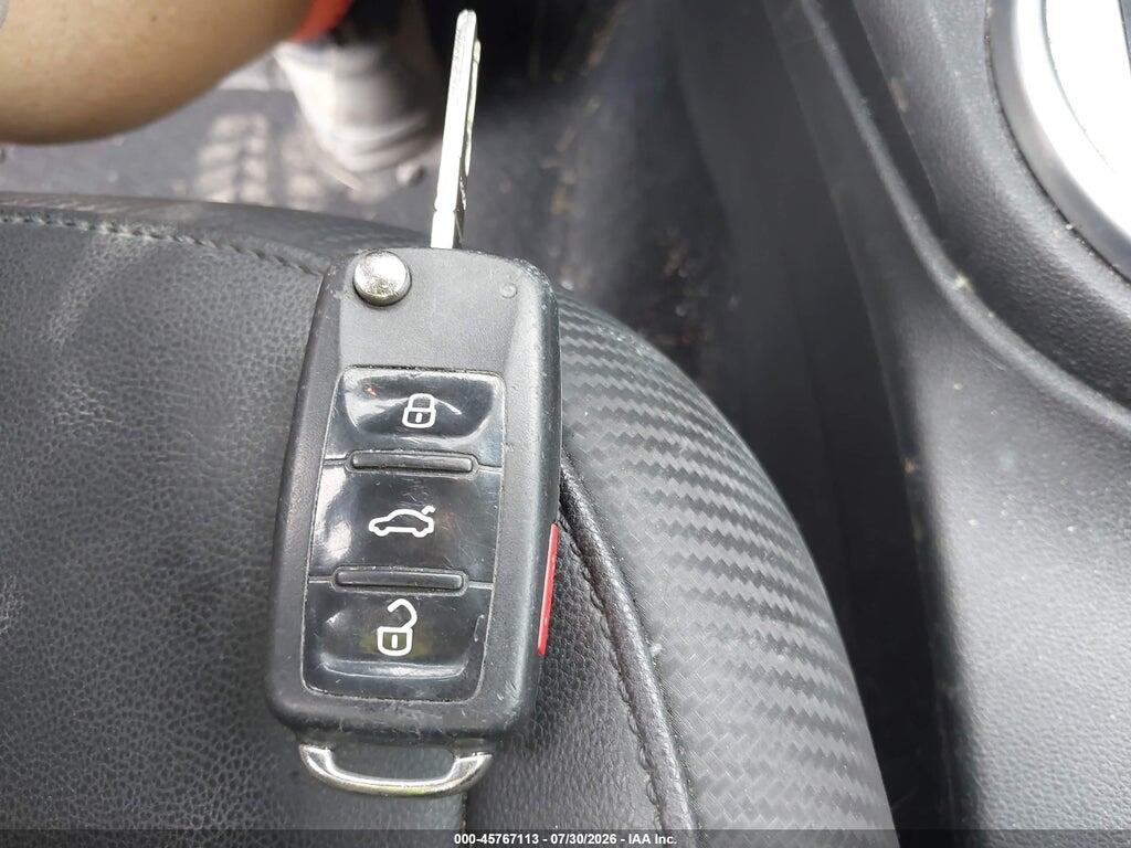 3VWF17AT7GM612435 2016 VOLKSWAGEN BEETLE photo no. 11